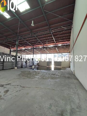 PRIME LOCATION High-Roof Warehouse For Rent  @ Malim Jaya image