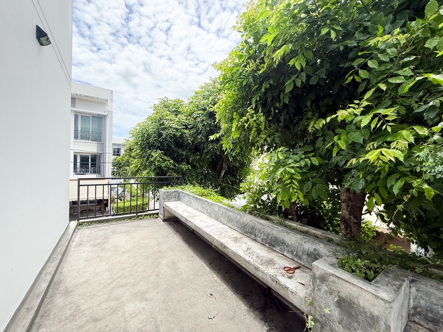 Selling House near Suvarnabhumi airport  Baan Klang Mueng Rama 9  Townhome Rama 9 – Motorway image