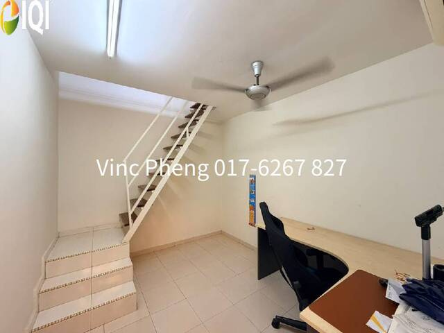 FULLY RENOVATED &FURNISHED 4+1BR Terrace @ Bukit Katil 