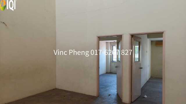 RM900！AFFORDABLE Main Road Shop For Rent @ Durian Tunggal  photo