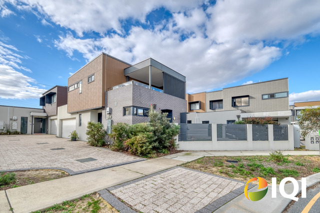Two Master Suites & Contemporary Family Living photo