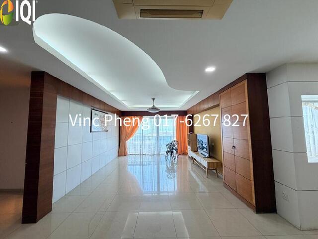 Rare Find! RENOVATED High Floor SEAVIEW Condo @ Klebang 8