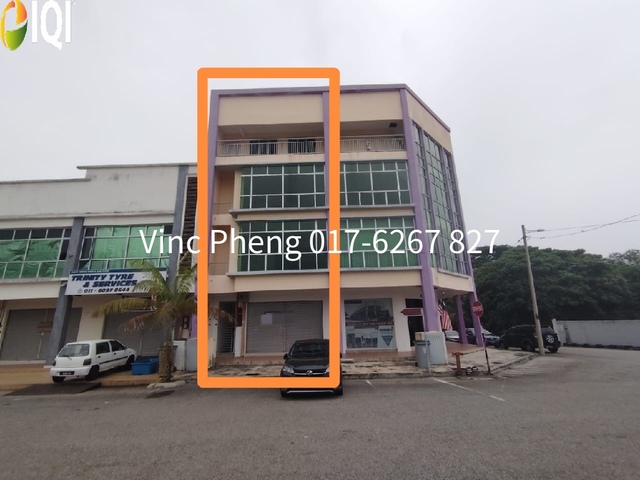 FACE MAIN ROAD! 3-Storey Shoplot + Mezzanine @ Bemban photo
