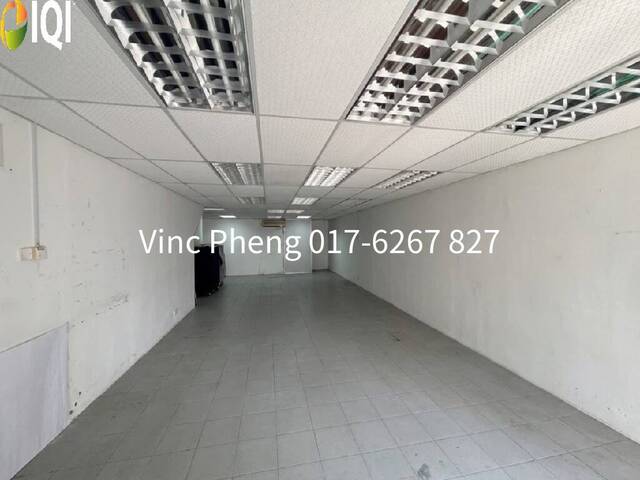 PRIME LOCATION! 3-Storey Shoplot for Rent @ Melaka Raya