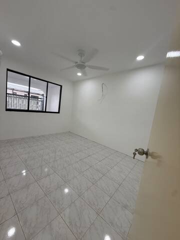 Kampung Kiambang 1 Sty Low Cost,Jalan Melor,Ulu Tiram,Renovated