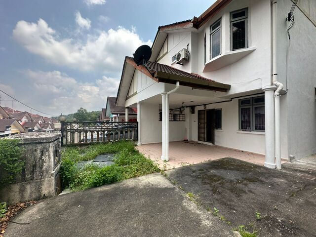 Bukit Tiram 2 Sty Corner Lot,Jalan Banang,Ulu Tiram,Original Condition photo