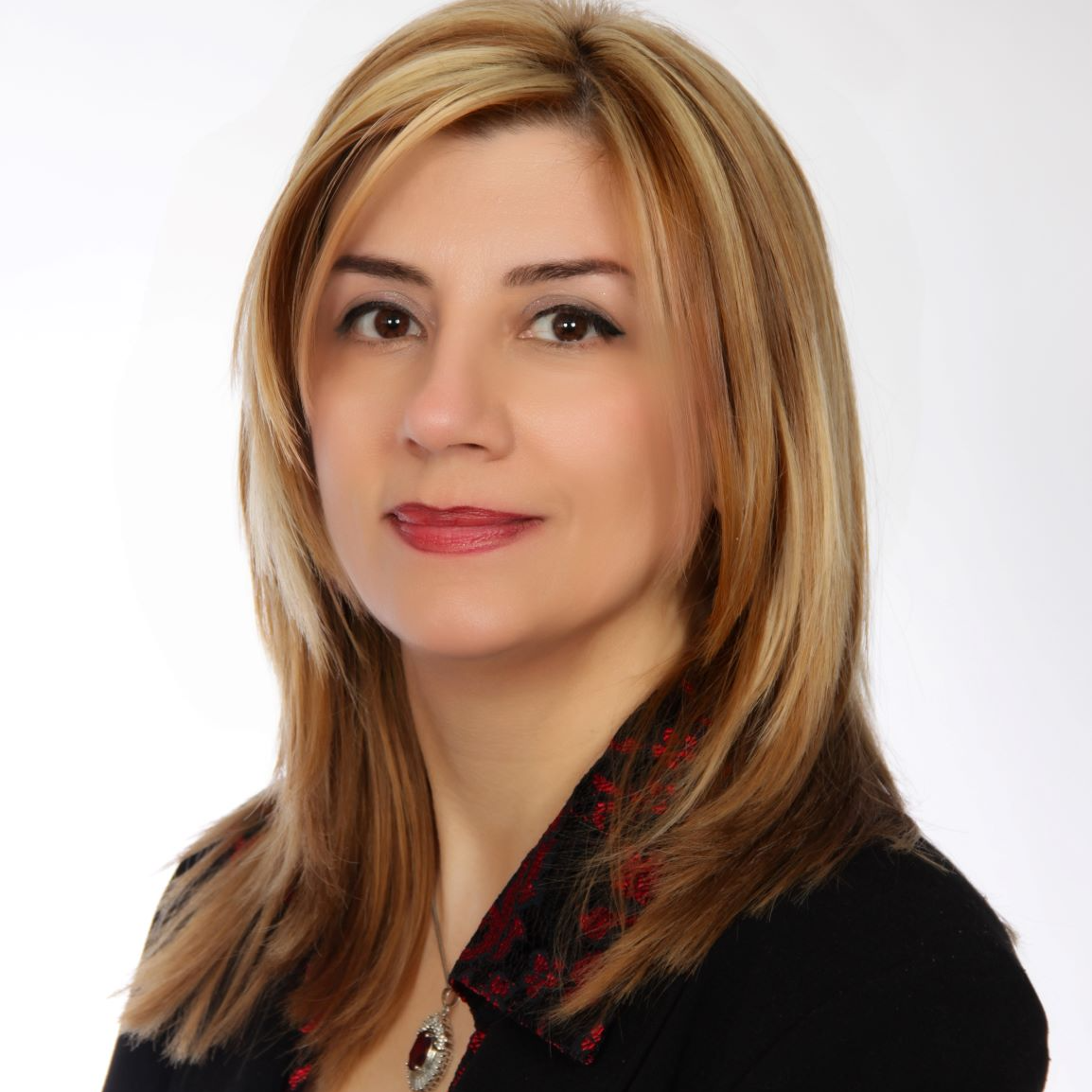 FARAH AFROOZANDEH profile picture