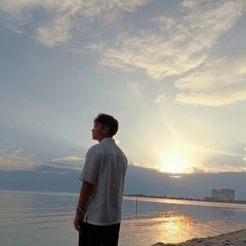 Julian Ee profile picture