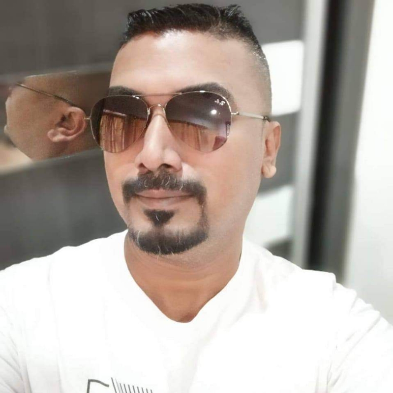 VIKNEESKUMAR profile picture